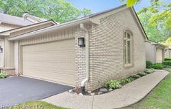1285 Greenglen Court, Bloomfield Hills, MI 48304