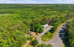 7 Cross Road, Edgecomb, ME 04556