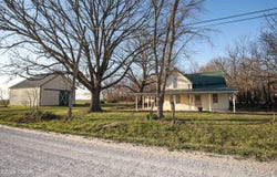 13 W Dade 22, Arcola, MO 65603