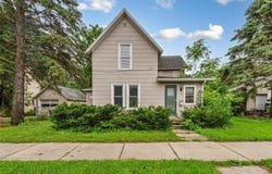 308 7th Street E, Northfield, MN 55057