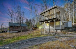 110 Maple Drive, Greentown, PA 18426