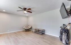 605 E Main St, Haven, KS 67543