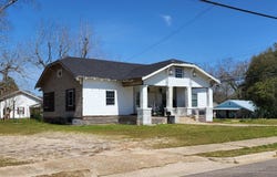 300 W Convington Ave, Opp, AL 36467