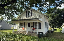 921 Trenton Avenue, Uhrichsville, OH 44683