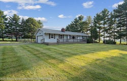 2559 W Lawrence Highway, Charlotte, MI 48813