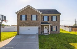 146 Spring Lake Ln, Louisville, KY 40229