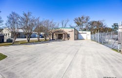 208 W Eastbank Ave, Gonzales, LA 70737