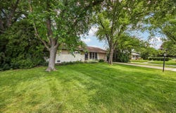 320 Illinois Boulevard, Hoffman Estates, IL 60169