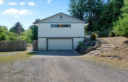 1300 INGERSOLL ST, Coos Bay, OR 97420