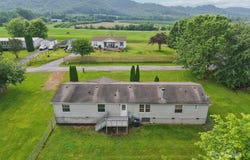 18 Sweet Briar Path Way, Hendersonville, NC 28792