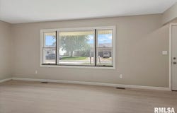 4665 Dickey John Road, Auburn, IL 62615