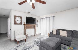 209 W Prairie Avenue, Rogers, TX 76569