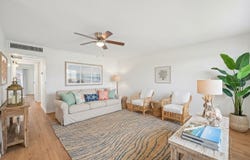 202 BEDFORD Trail, SUN CITY CENTER, FL 33573