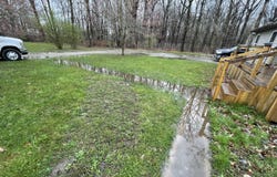 15900 Sandburg Street, Romulus, MI 48174
