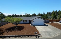 1445 YEW St, Florence, OR 97439