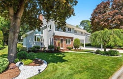 29 Stillman Rd, Lynnfield, MA 01940