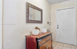 470 SE 30th Dr, Homestead, FL 33033