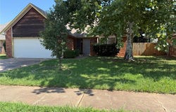 2113 NE 9th Street, Moore, OK 73160