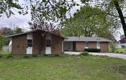 5144 Heidi Lane, Saginaw, MI 48604