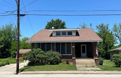 422 E 1st South, Carlinville, IL 62626
