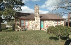 202 E 2nd st, Nixon, TX 78140