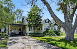 6126 TAYLOR ST, CHINCOTEAGUE ISLAND, VA 23336