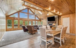 508 2nd Ave SW, Independence, IA 50644