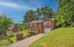 421 Orchard Dr, Pleasant Hills, PA 15236