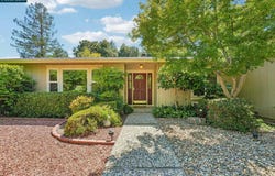 340 Donald Dr, Moraga, CA 94556