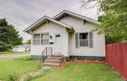 701 E Chestnut Street, Gillespie, IL 62033
