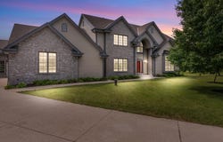 3976 Woodridge Ct, Colgate, WI 53017