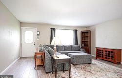 3 E BEACH ROAD, WILLIAMSTOWN, NJ 08094