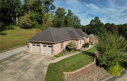 13 Keeneland Lane, Hurricane, WV 25526