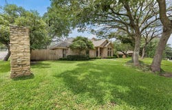 800 Wooded Crest Drive, Woodway, TX 76712