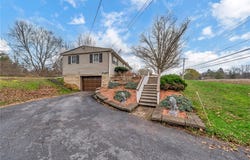 3622 Pearl Street Road, Batavia, NY 14020