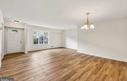 13726 AUTUMN VALE Court, CHANTILLY, VA 20151