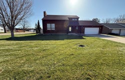 240 N 11th Street, Hebron, NE 68370