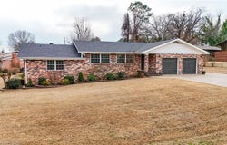 1101 W Main ST, Ozark, AR 72949