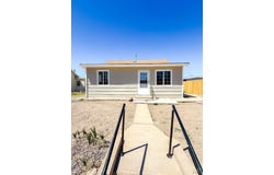 809 W 4th St, La Junta, CO 81050