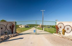 126-130 Robby Ln, Kerrville, TX 78028