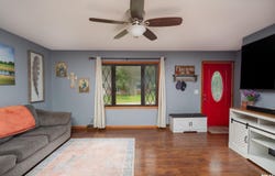 321 5TH Street Court, Silvis, IL 61282