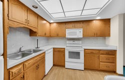 825 Center Street, Des Plaines, IL 60016