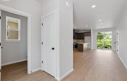 195 SE ACACIA DR, Gresham, OR 97080