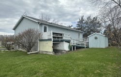 4 Delaware Avenue, Hudson, NY 12534