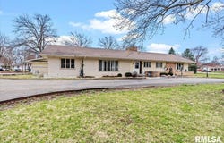 6 COLUMBINE Lane, Springfield, IL 62712