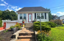 152 E 7TH STREET, BURLINGTON, NJ 08016