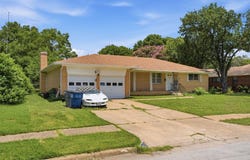 927 Poinsettia Drive, Lancaster, TX 75146