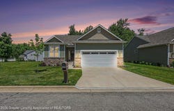 1555 Lytell Johnes Path, Williamston, MI 48895