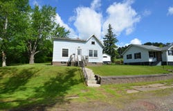4011 W 9th St, Duluth, MN 55807