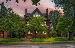 3130 Russell Boulevard, St Louis, MO 63104